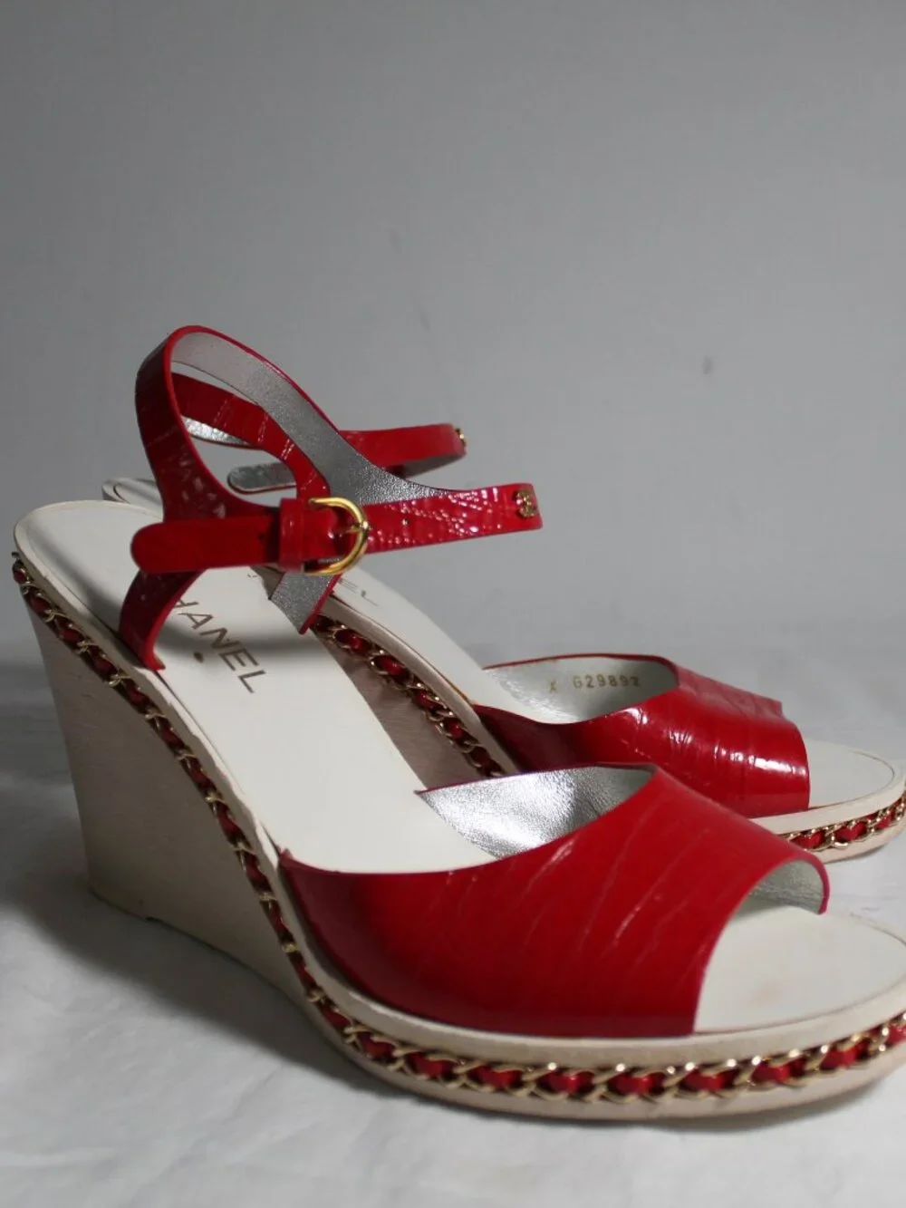 Chanel Red Croc Embossed Leather Wedge Chain Detail Ankle Strap CC Sandals 40